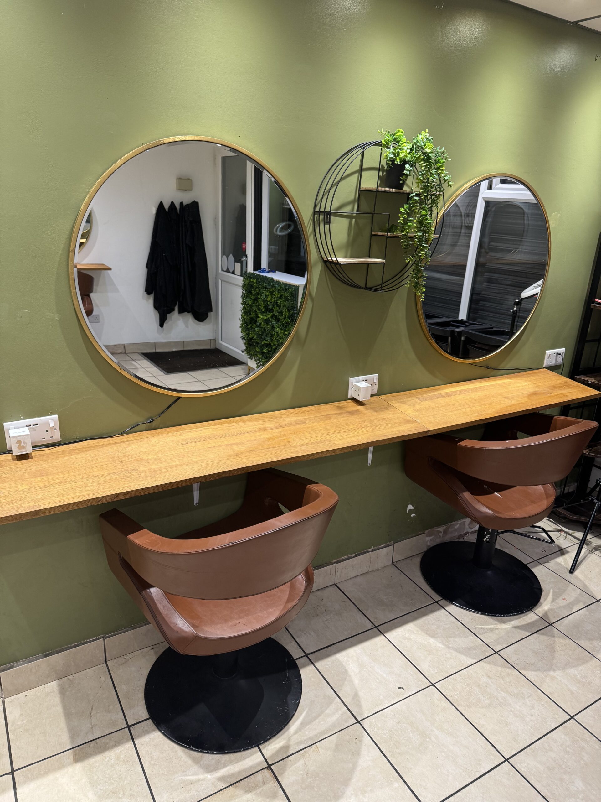 LCE Salon